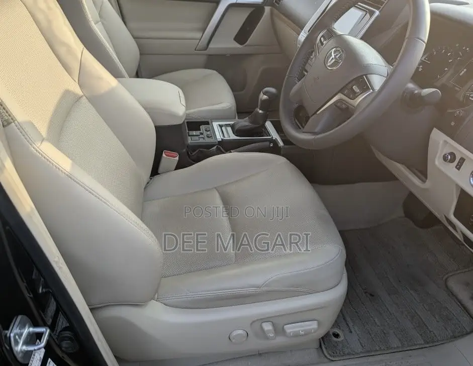 Toyota Land Cruiser Prado 2023 Black