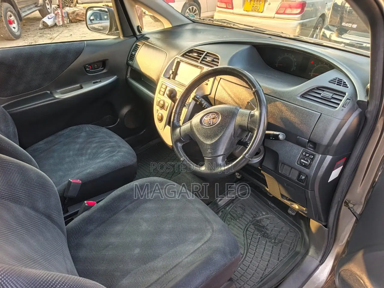 Toyota Ractis 1.5 FWD 2005 Ivory