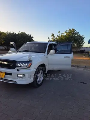 Toyota Land Cruiser 2000 Off white