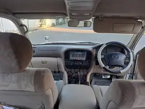 Toyota Land Cruiser 2000 Off white