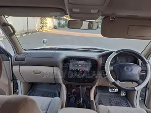 Toyota Land Cruiser 2000 Off white