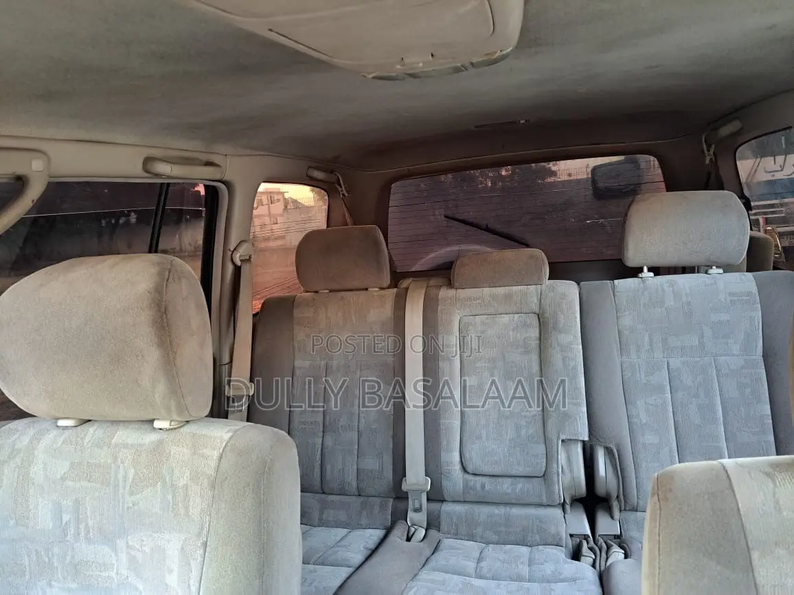 Toyota Land Cruiser 2000 Off white