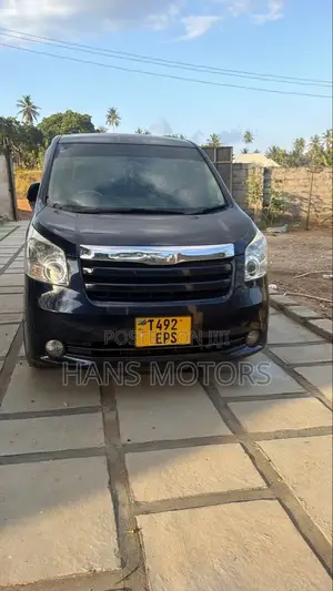 Toyota Noah 2008 Blue