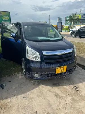Toyota Noah 2008 Blue