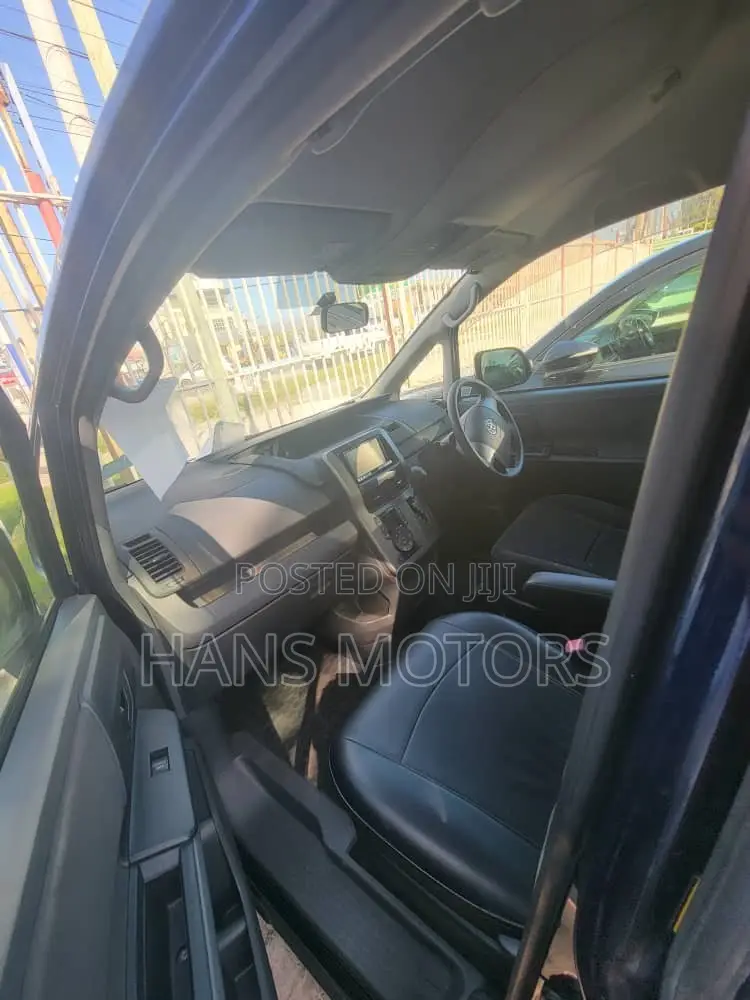 Toyota Noah 2008 Blue