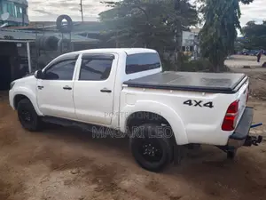 Toyota Hilux 3.0 D-4D 4x4 2013 White
