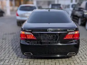 Toyota Crown 2010 Black
