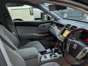 Toyota Crown 2010 Black