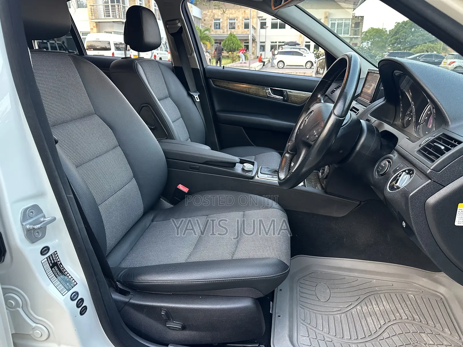 Mercedes-Benz C200 2010 White
