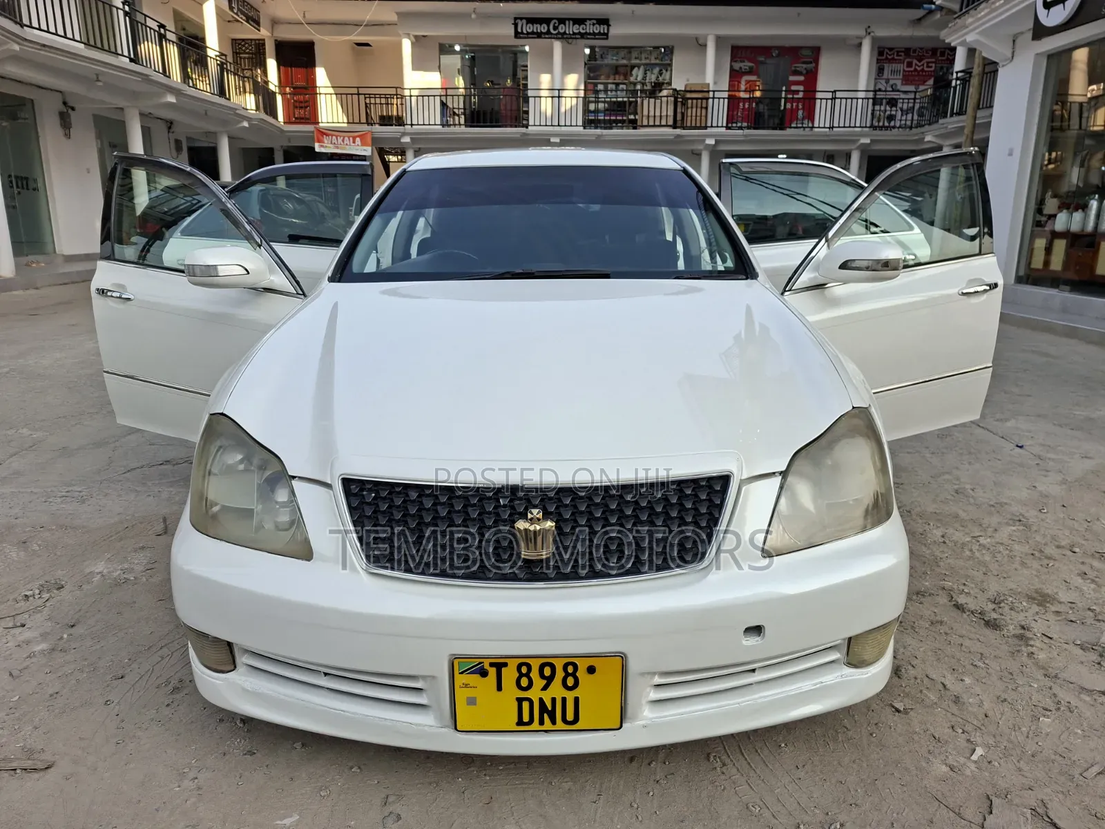 Toyota Crown Royale 2005 White