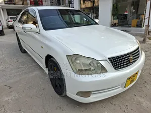 Toyota Crown Royale 2005 White