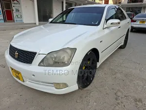 Toyota Crown Royale 2005 White