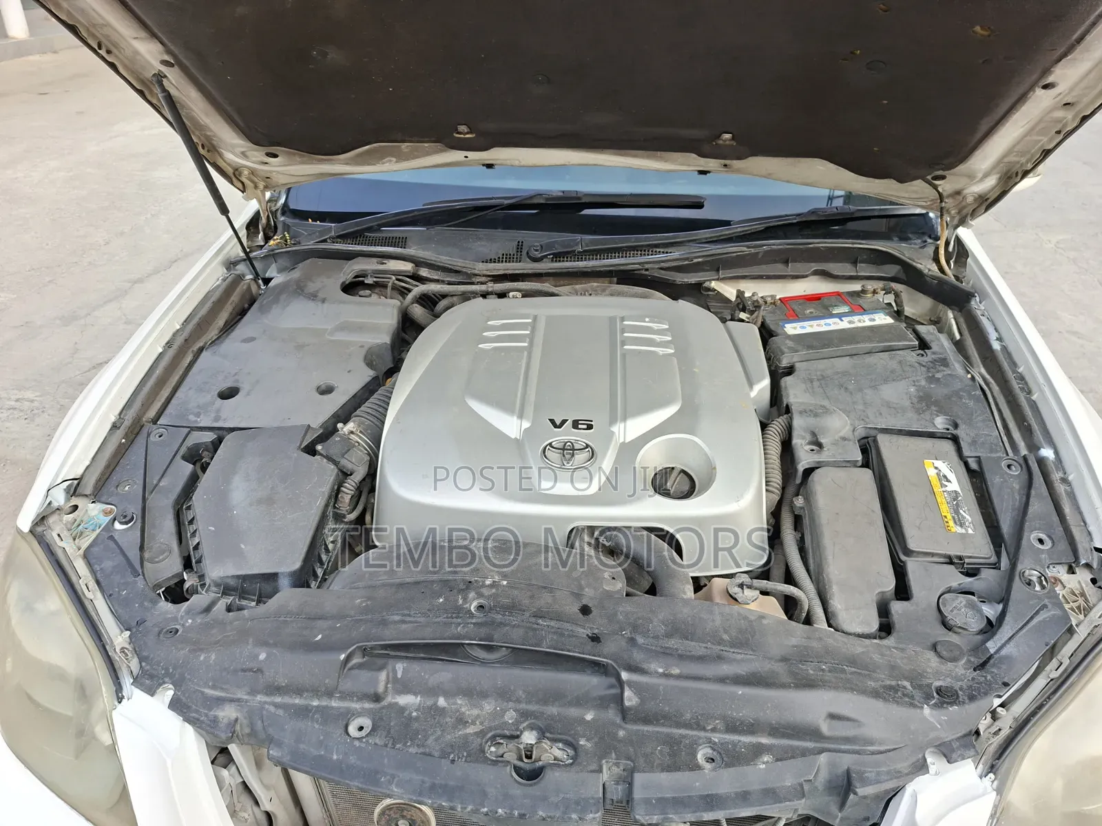 Toyota Crown Royale 2005 White