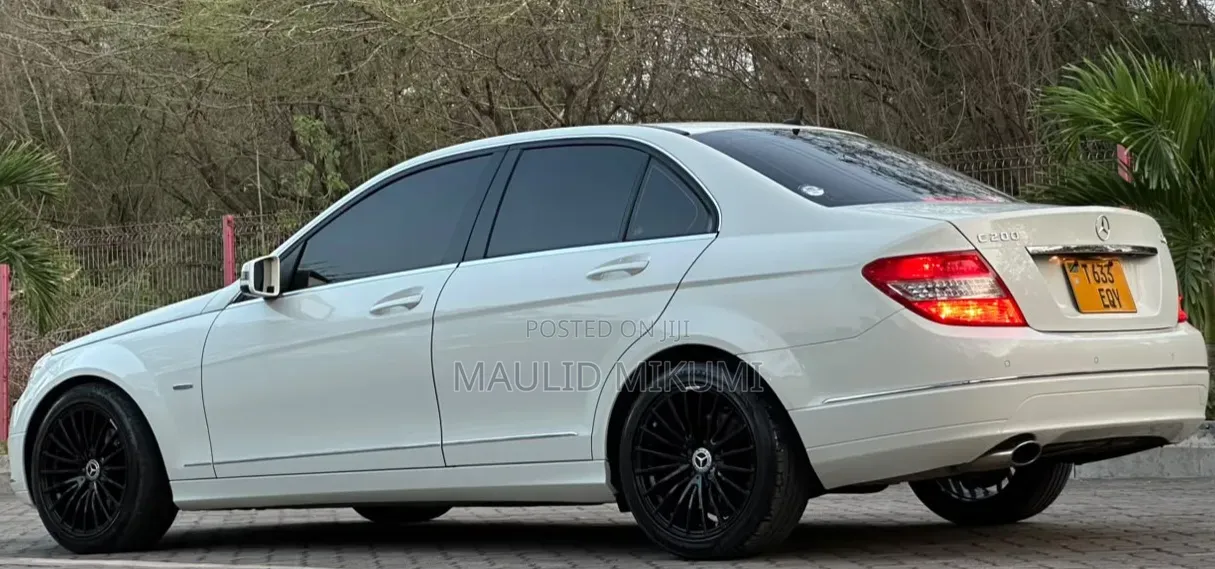 Mercedes-Benz C-Class 2010 White