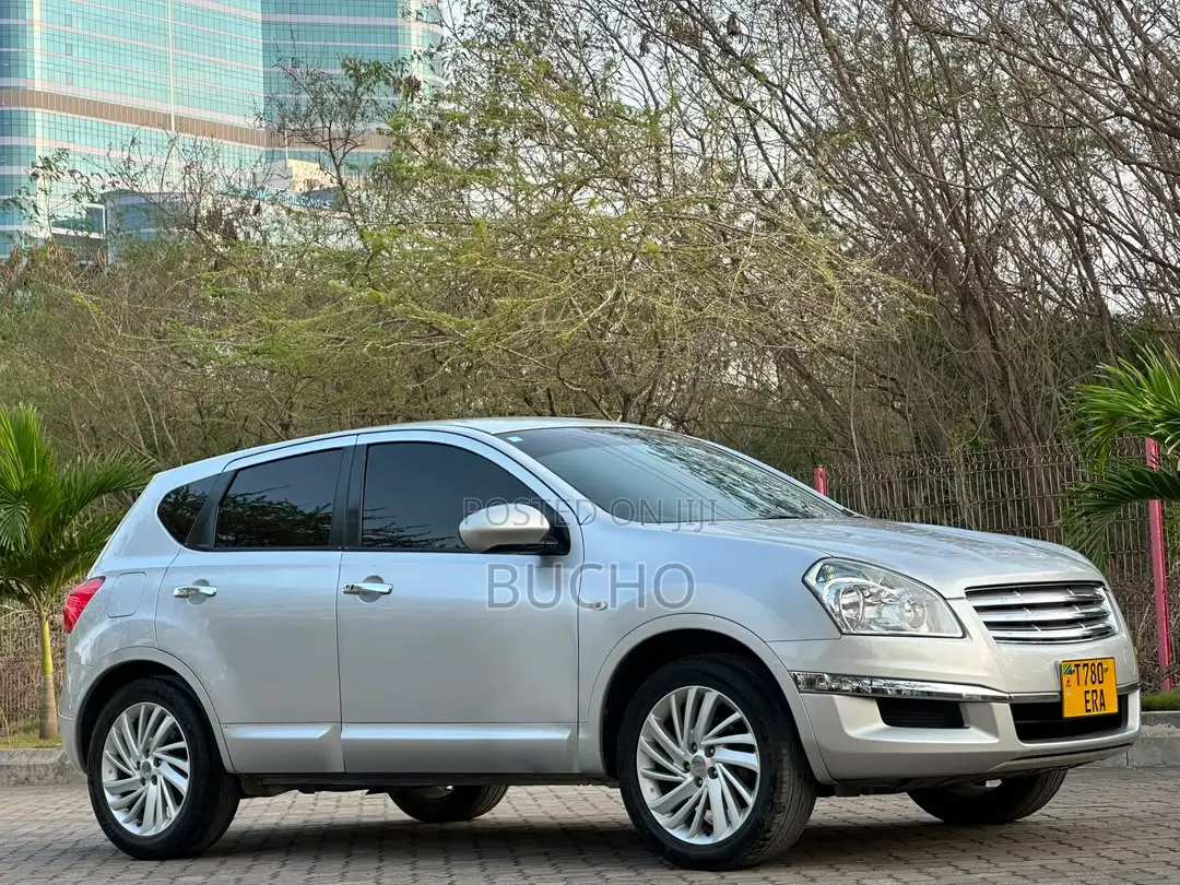 Nissan Dualis 2010 Gold