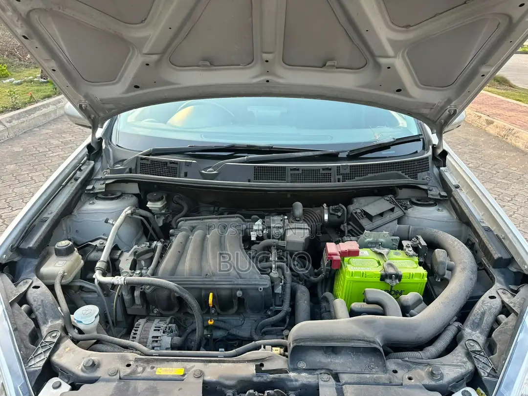Nissan Dualis 2010 Gold