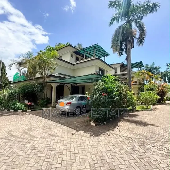 4bdrm Villa in Masaki for rent