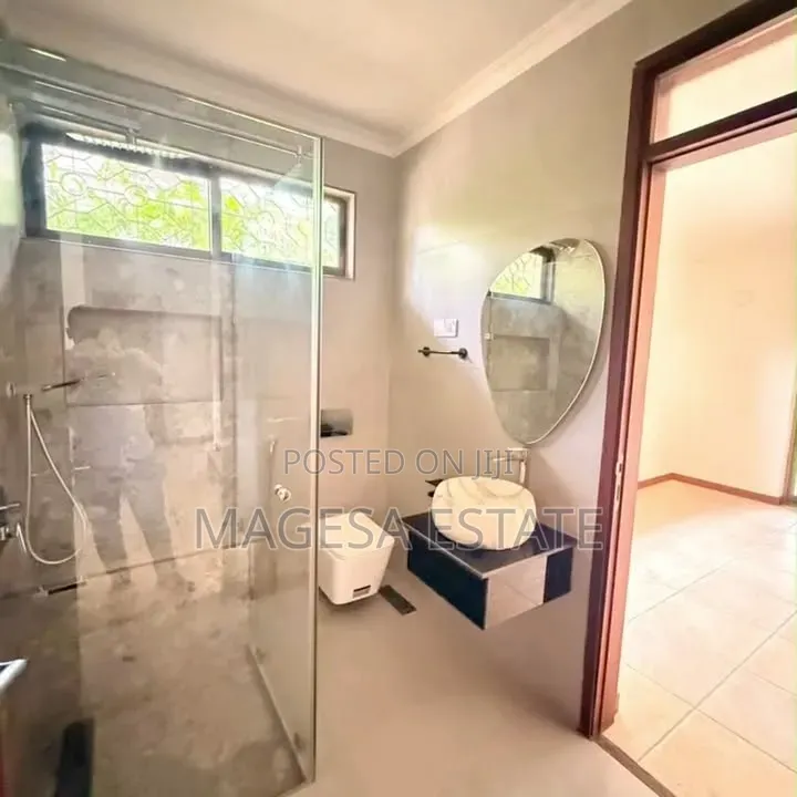 4bdrm Villa in Masaki for rent