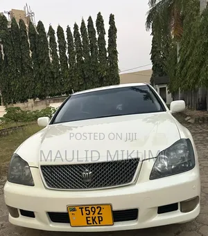 Toyota Crown Royale 2005 White