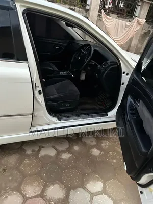 Toyota Crown Royale 2005 White