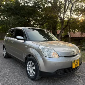Mazda Verisa 2010 Beige