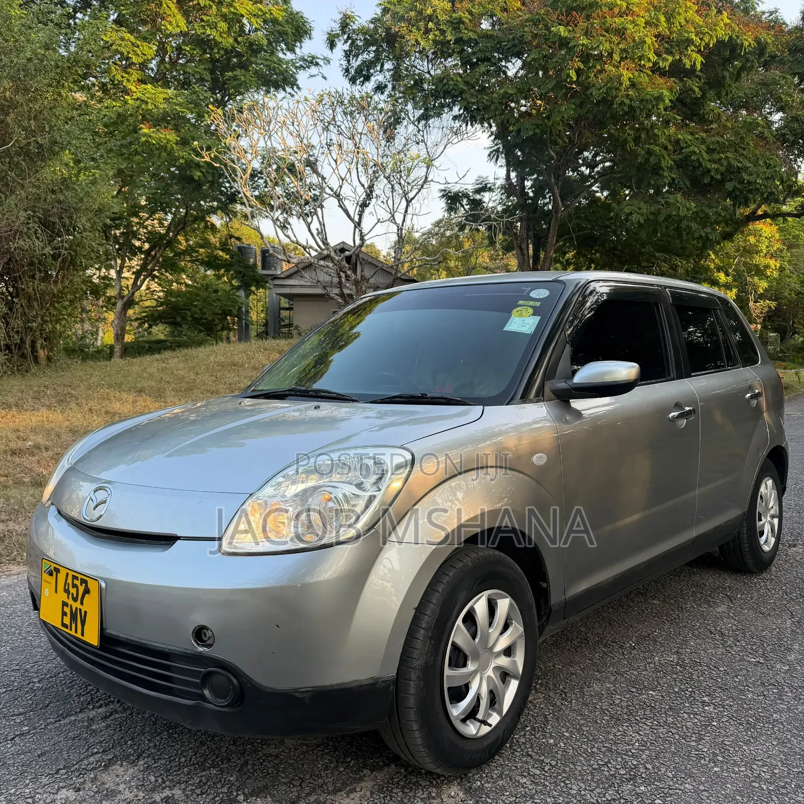 Mazda Verisa 2010 Beige