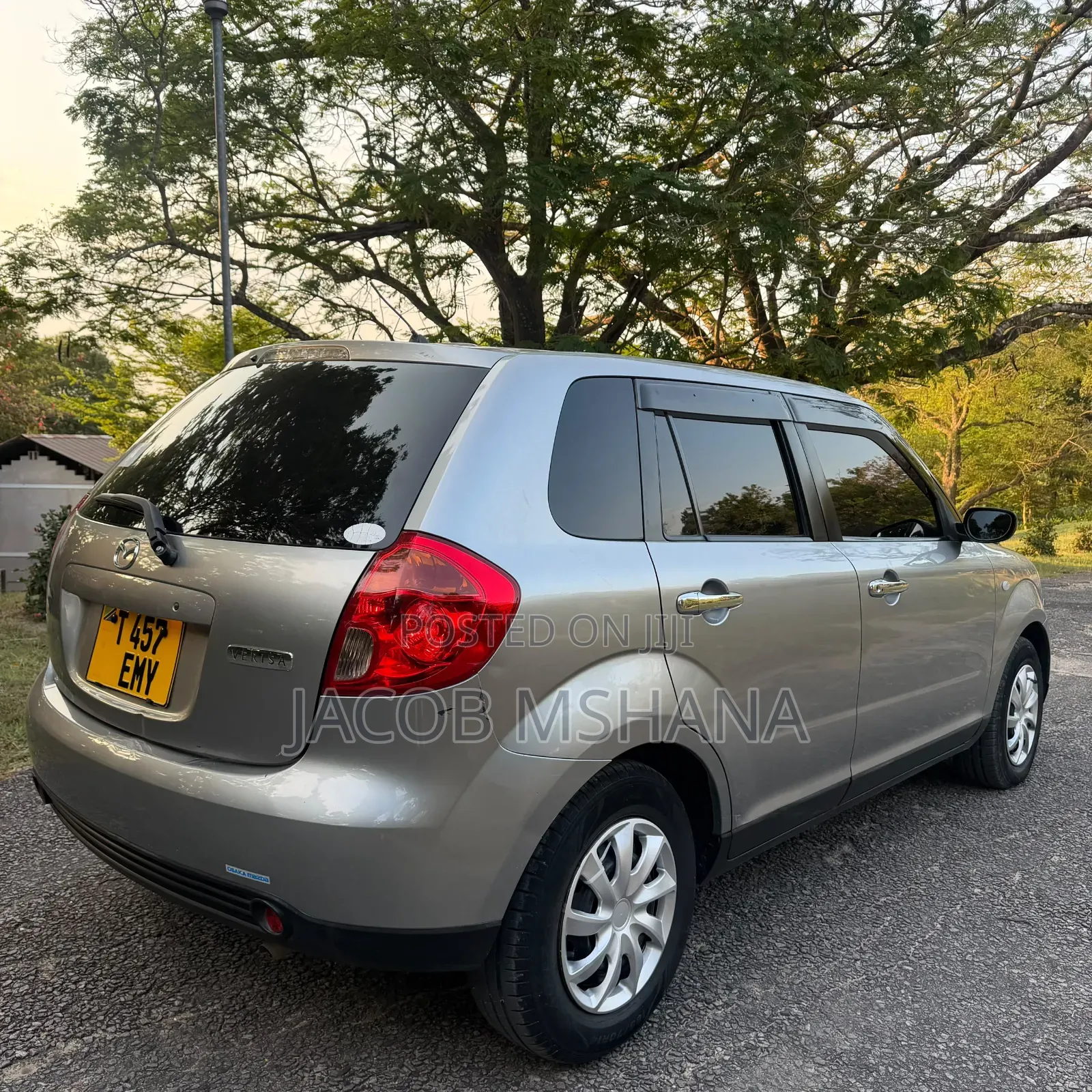 Mazda Verisa 2010 Beige