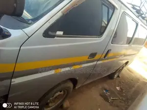 Nissan Caravan 2014 Silver