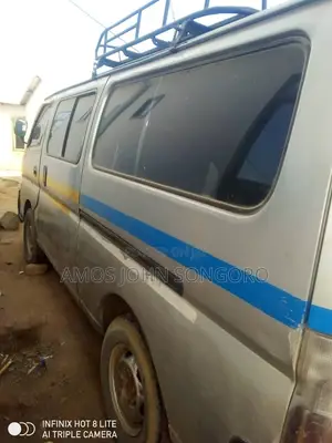 Nissan Caravan 2014 Silver