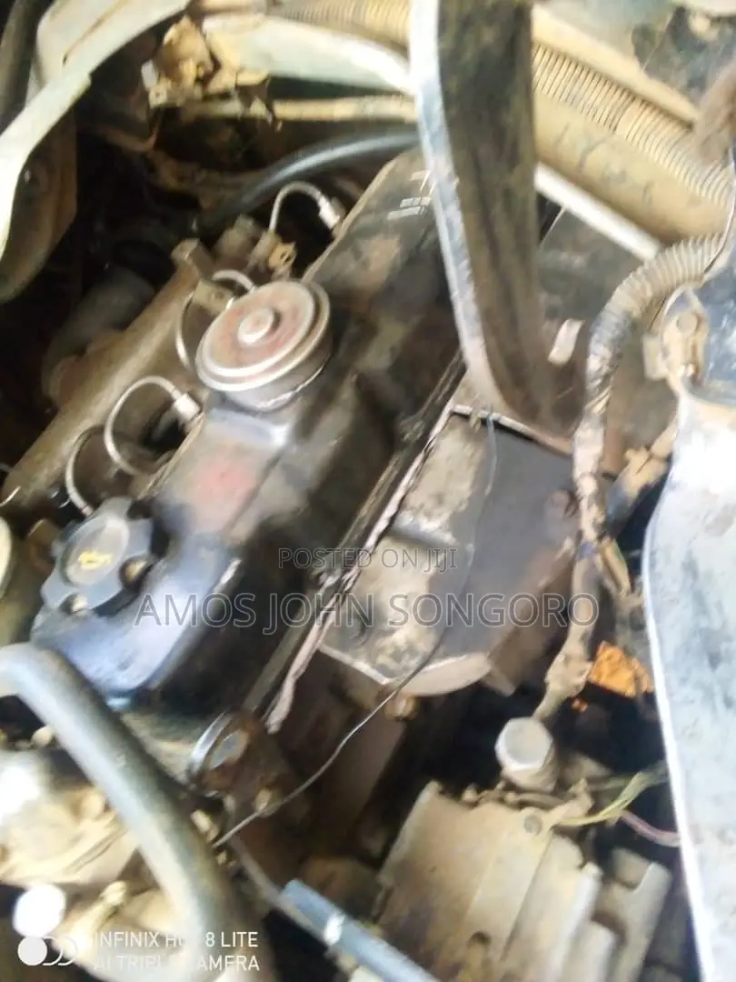 Nissan Caravan 2014 Silver