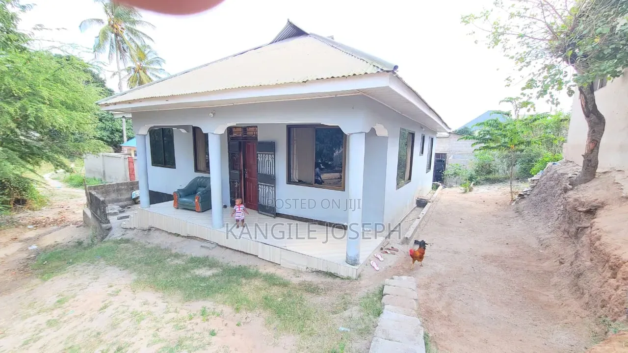 3bdrm House in Malamba Mawili, Mbezi for sale