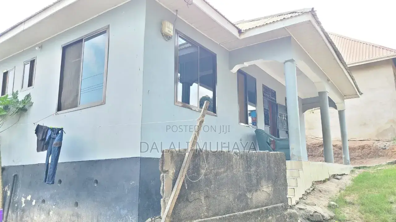 3bdrm House in Malamba Mawili, Mbezi for sale