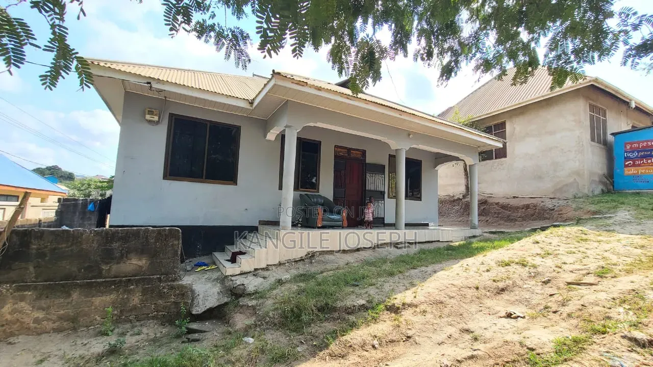 3bdrm House in Malamba Mawili, Mbezi for sale