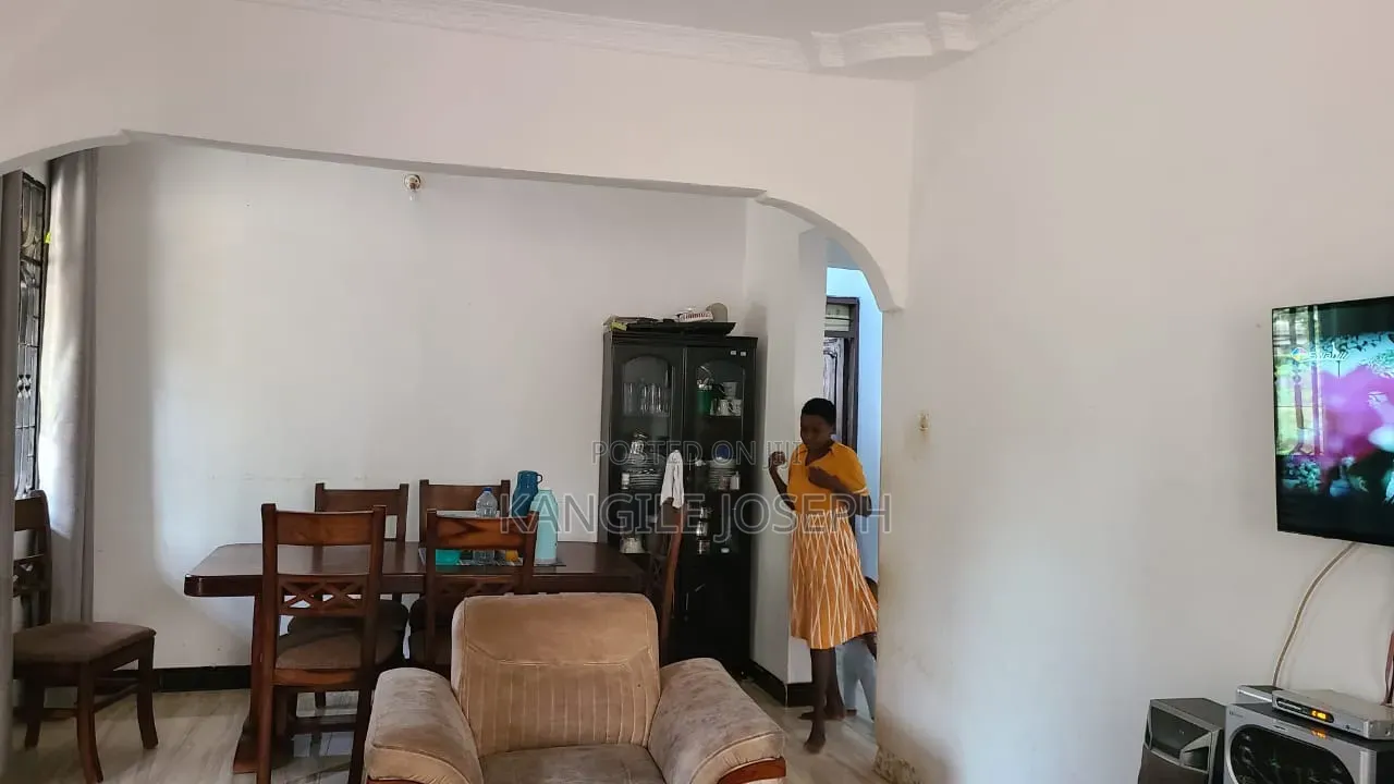 3bdrm House in Malamba Mawili, Mbezi for sale