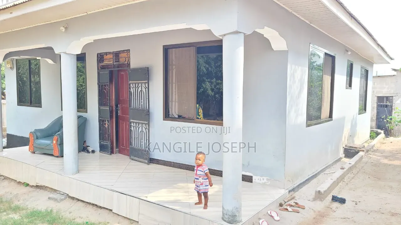 3bdrm House in Malamba Mawili, Mbezi for sale