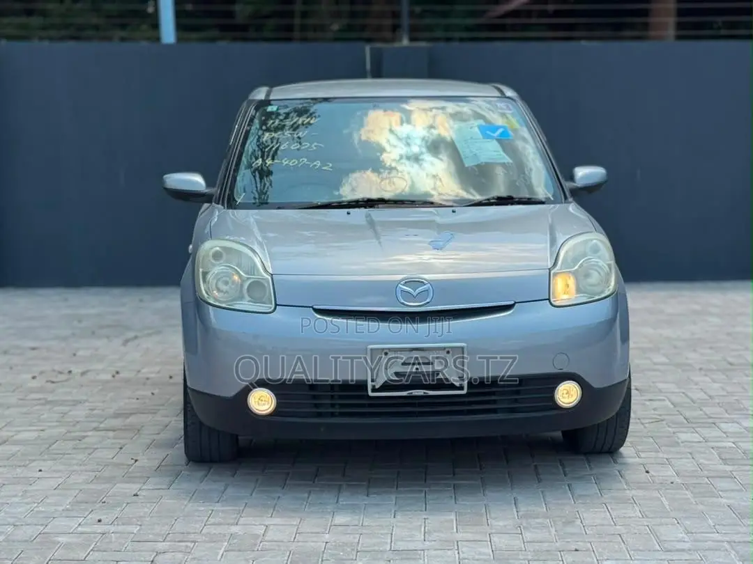 Mazda Verisa 2009 Silver