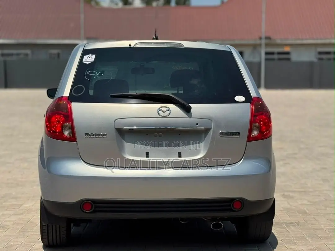 Mazda Verisa 2009 Silver