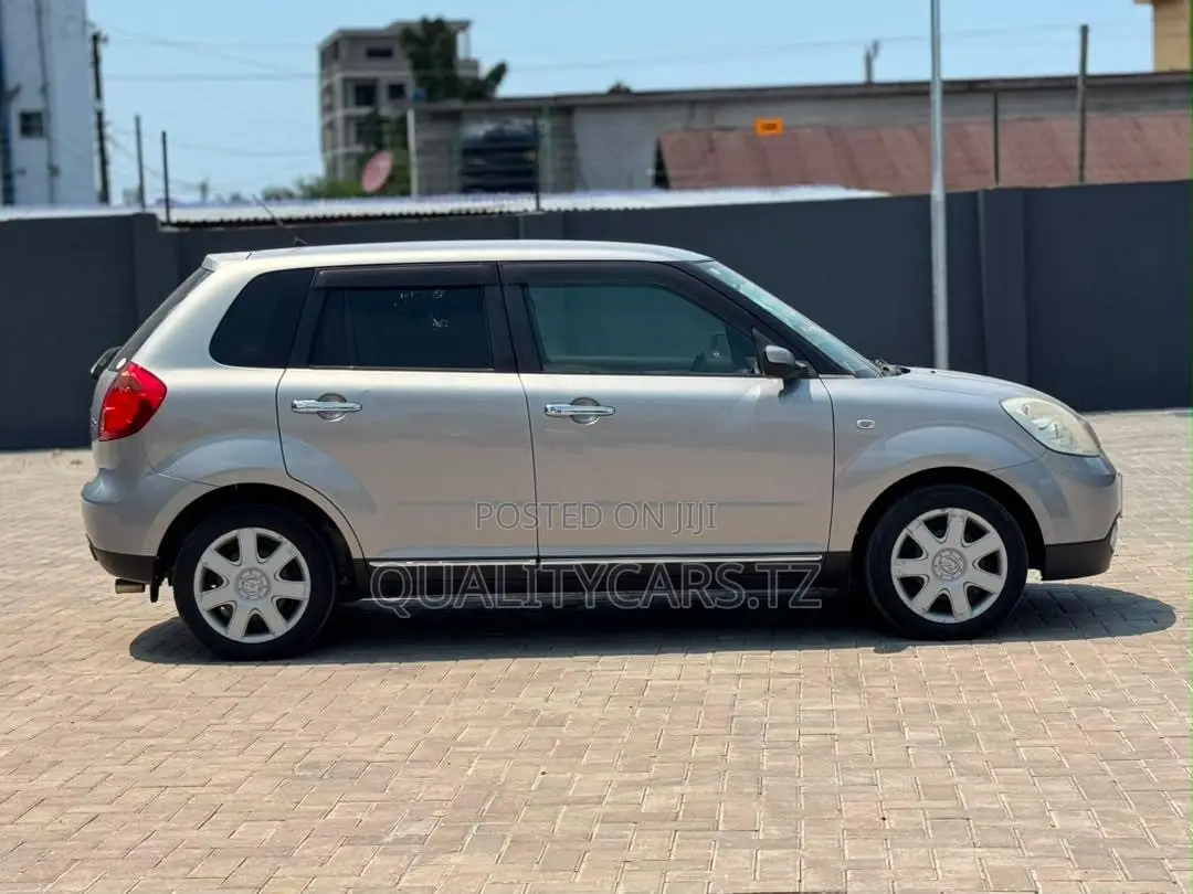 Mazda Verisa 2009 Silver