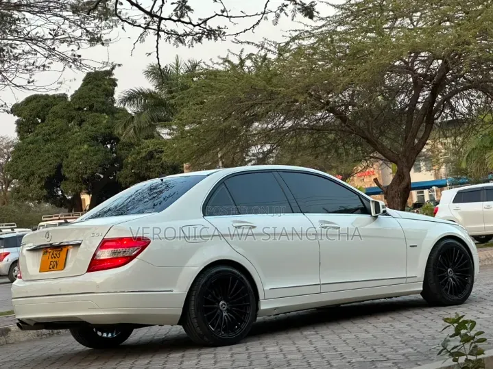 Mercedes-Benz C200 2010 White
