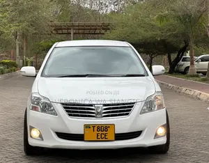 Toyota Premio 2012