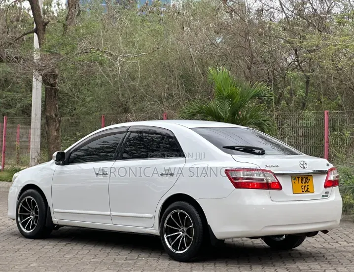 Toyota Premio 2012