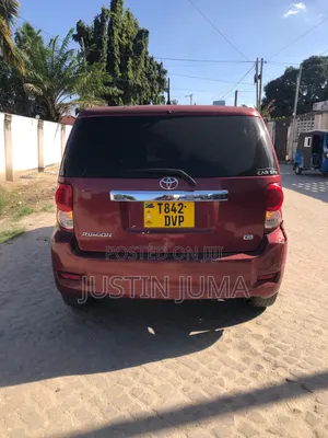 Toyota Corolla Rumion 2009 Red