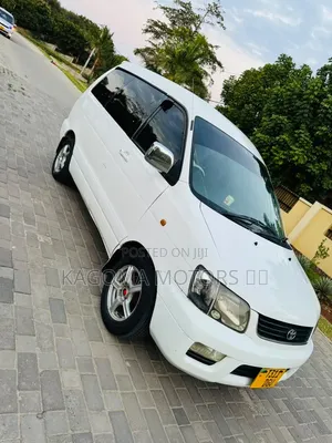 Toyota Noah 2001 White