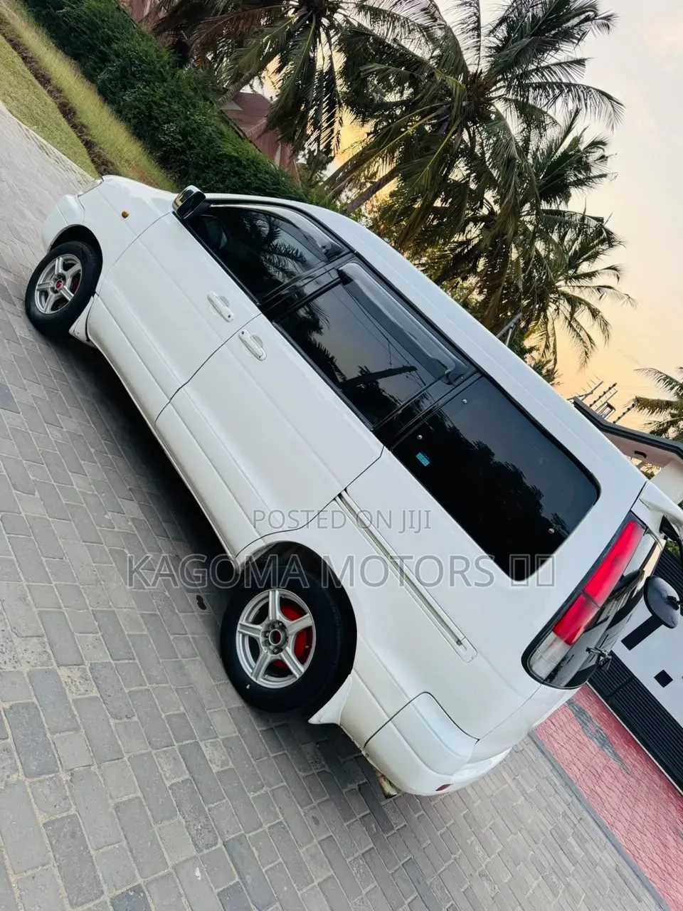 Toyota Noah 2001 White