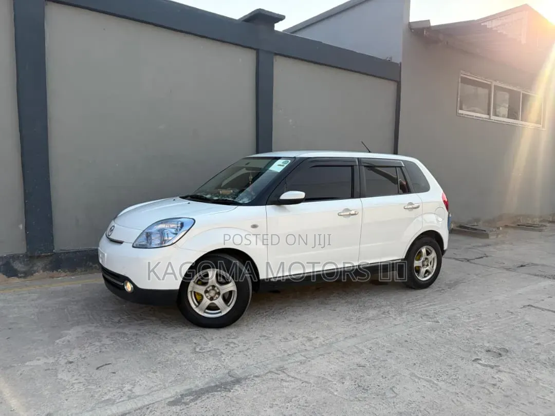 Mazda Verisa 2007 White