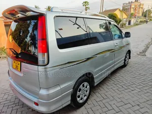 Toyota Noah 2001 Silver