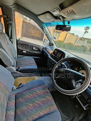 Toyota Noah 2001 Silver