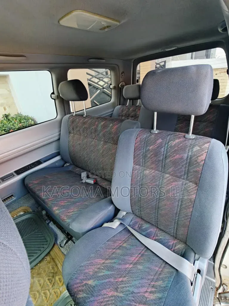 Toyota Noah 2001 Silver