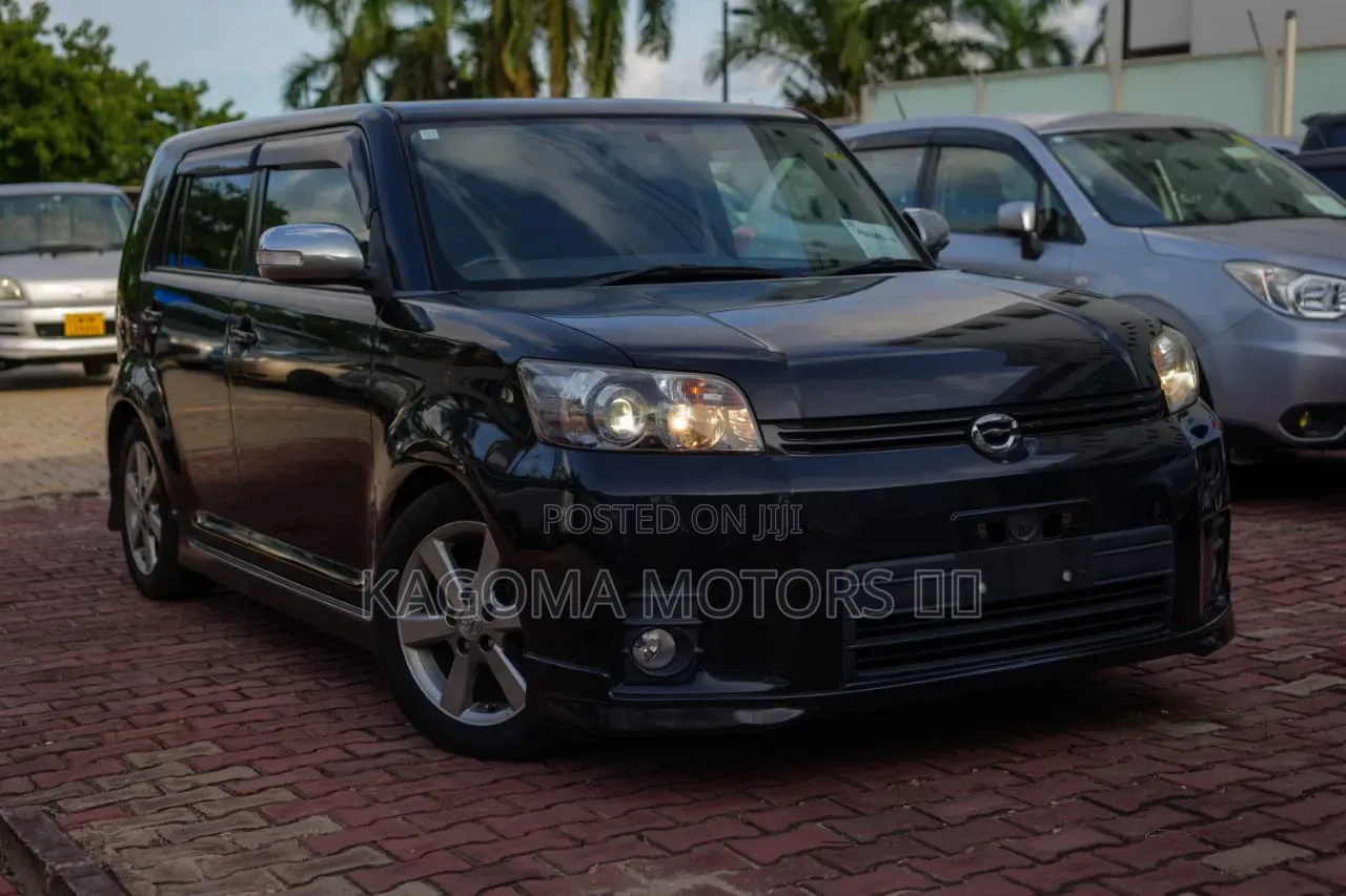 Toyota Corolla Rumion 2010 Black