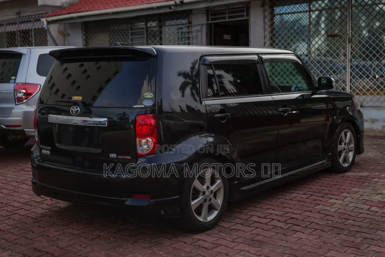 Toyota Corolla Rumion 2010 Black